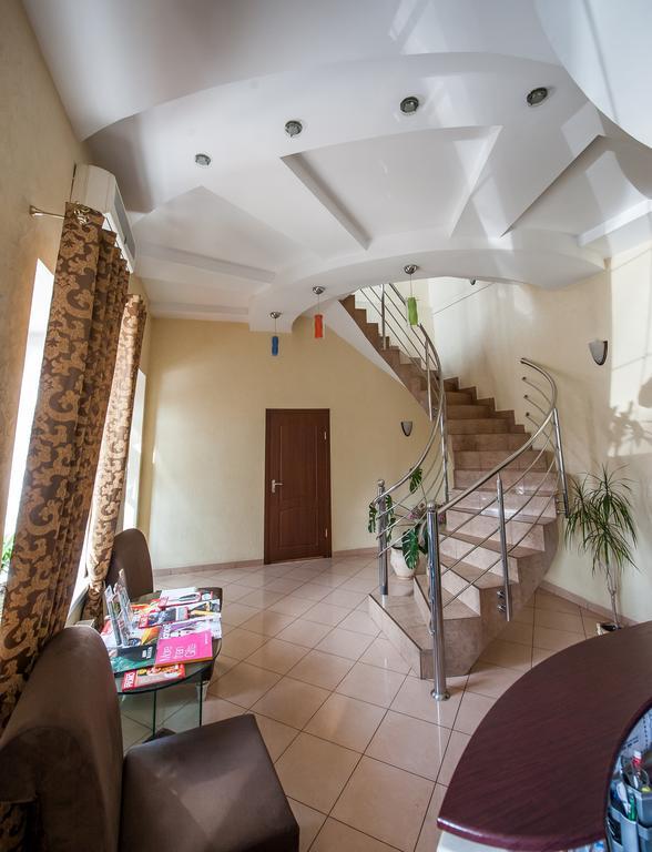 Stella De Lux Hotel Chisinau Exterior photo